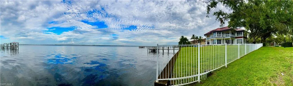 Riverview at park at end of street