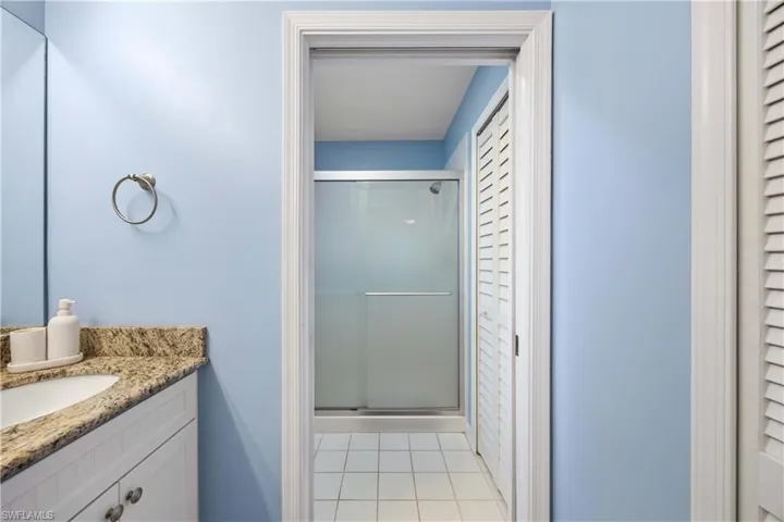 7050  Barrington  CIR, Naples, FL 34108
