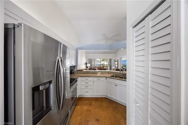 7050  Barrington  CIR, Naples, FL 34108