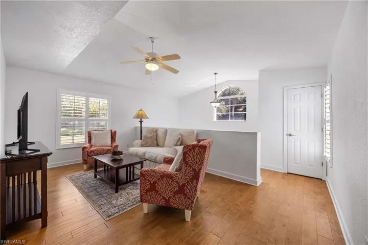 7050  Barrington  CIR, Naples, FL 34108