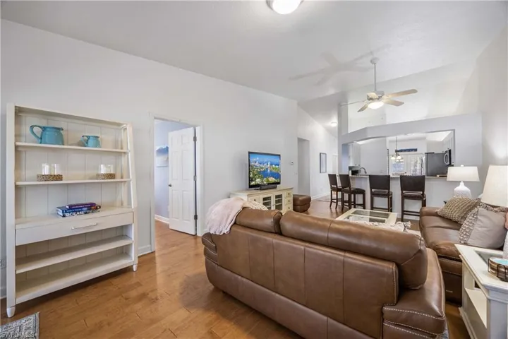 7050  Barrington  CIR, Naples, FL 34108