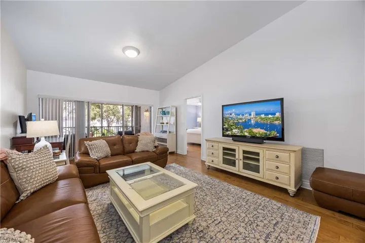 7050  Barrington  CIR, Naples, FL 34108