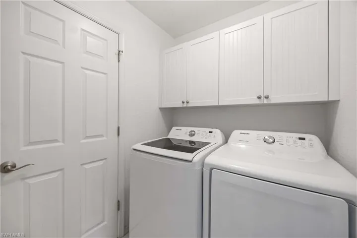 7050  Barrington  CIR, Naples, FL 34108