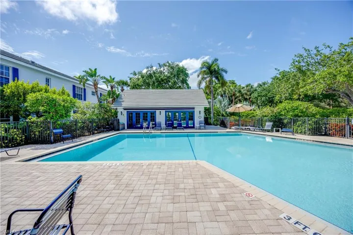 7050  Barrington  CIR, Naples, FL 34108