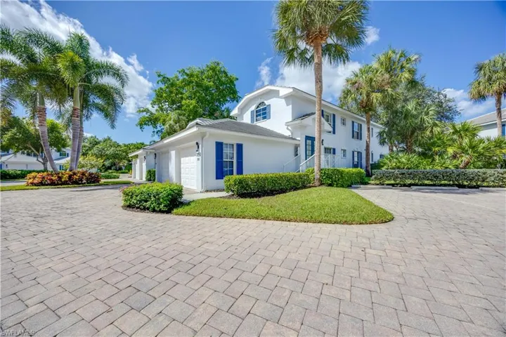 7050  Barrington  CIR, Naples, FL 34108