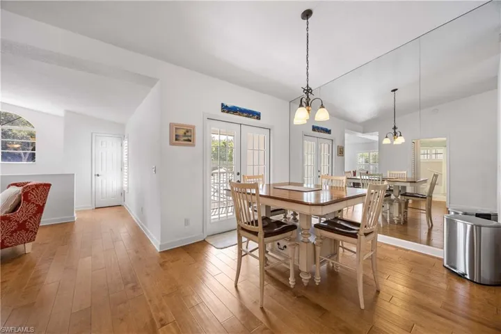 7050  Barrington  CIR, Naples, FL 34108
