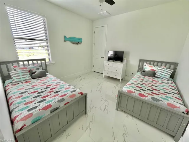 Bedroom with ceiling fan