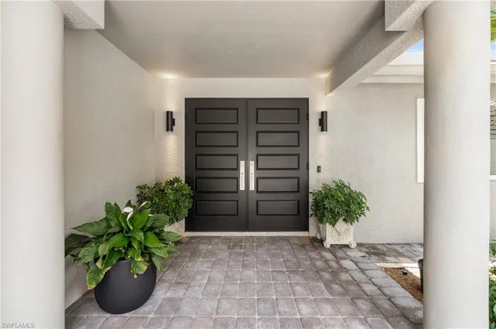 10173 Gulf Shore Dr, Naples, Florida 34108