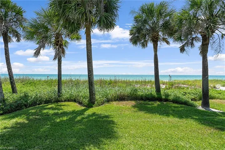 10173 Gulf Shore Dr, Naples, Florida 34108