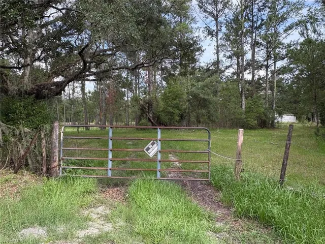 0 Xxx Broad, Brooksville, Florida 34601