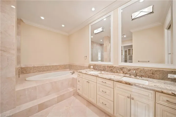 106 Eugenia Dr, Naples, Florida 34108