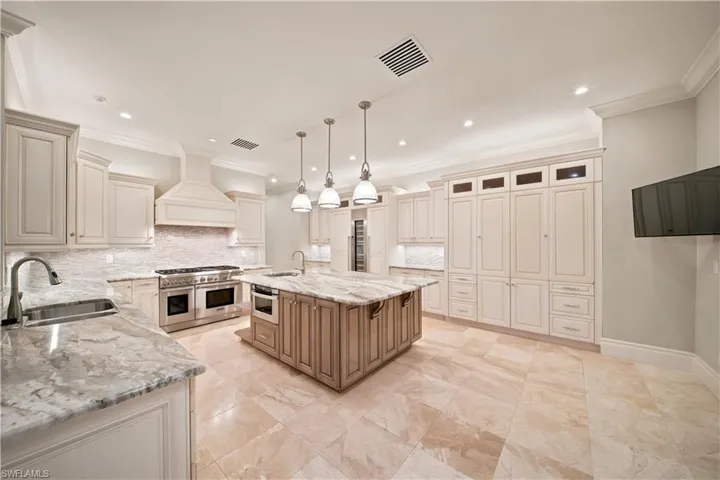 106 Eugenia Dr, Naples, Florida 34108