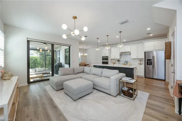12964 Pembroke Dr, Naples, Florida 34105