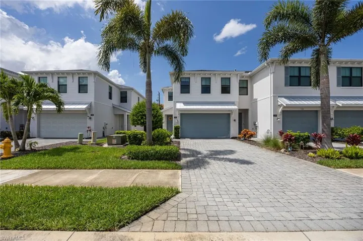 12964 Pembroke Dr, Naples, Florida 34105