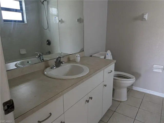 1725 Nw 11th Ct, Cape Coral, Florida 33993