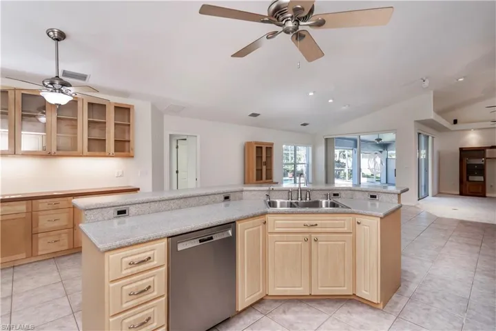 4426 SE 13th  PL, Cape Coral, FL 33904