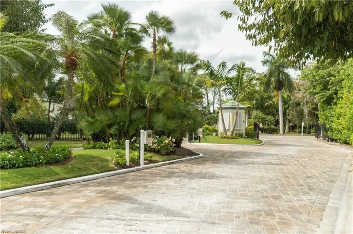 1960  Bald Eagle  DR, Naples, FL 34105
