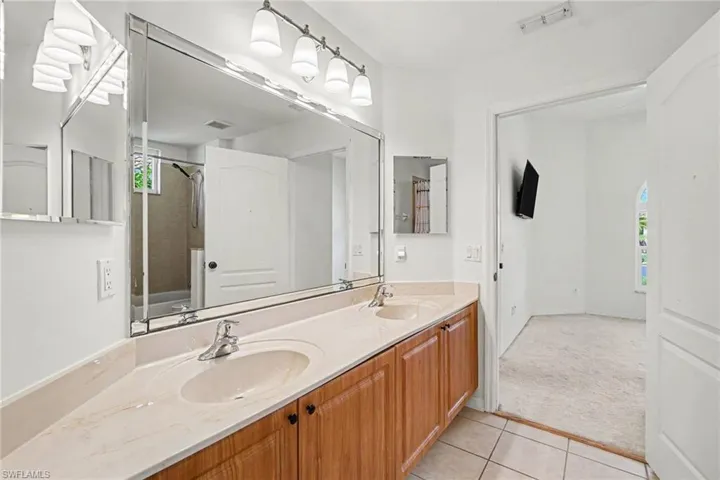 2549 Deerfield Lake Ct, Cape Coral, Florida 33909