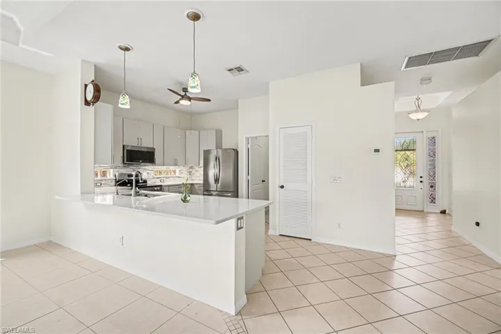 2549 Deerfield Lake Ct, Cape Coral, Florida 33909