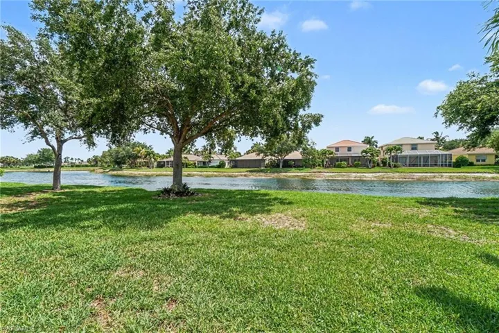 2549 Deerfield Lake Ct, Cape Coral, Florida 33909