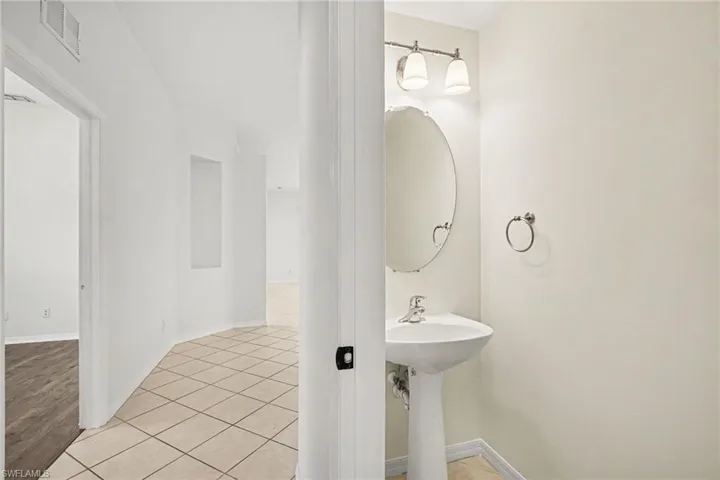 2549 Deerfield Lake Ct, Cape Coral, Florida 33909