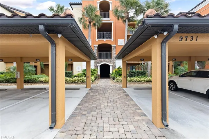9731  Acqua  CT, Naples, FL 34113