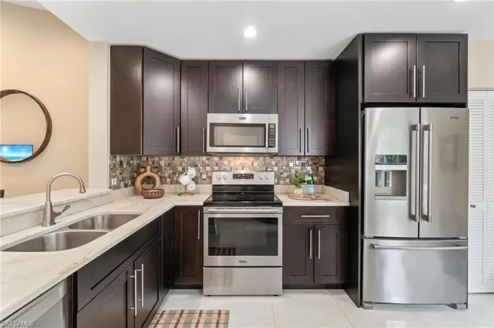 613  Serendipity  DR, Naples, FL 34108