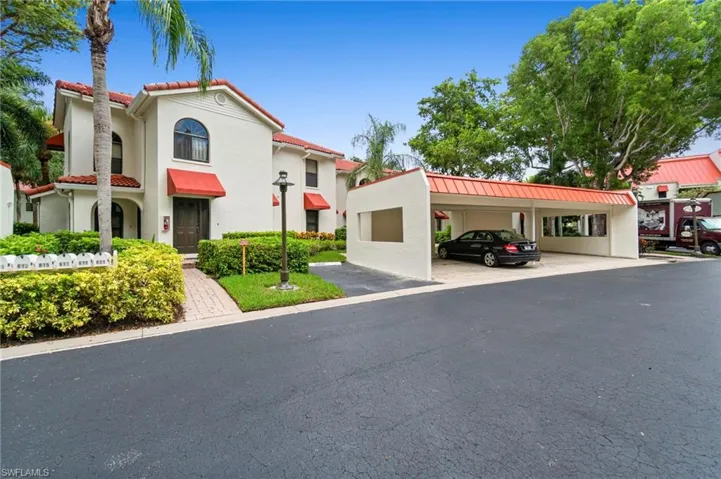 613  Serendipity  DR, Naples, FL 34108