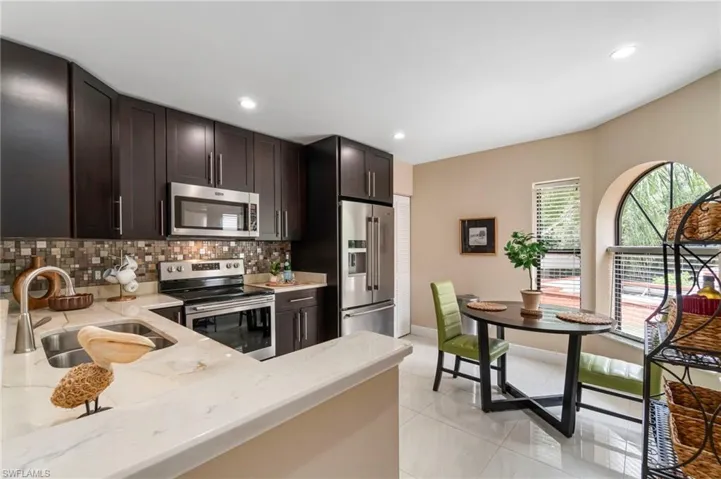 613  Serendipity  DR, Naples, FL 34108