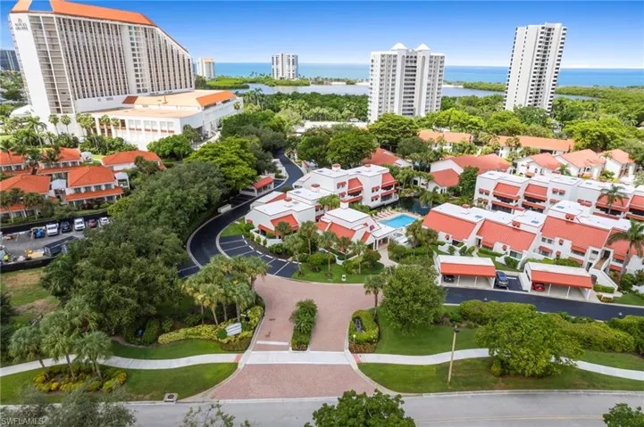613  Serendipity  DR, Naples, FL 34108