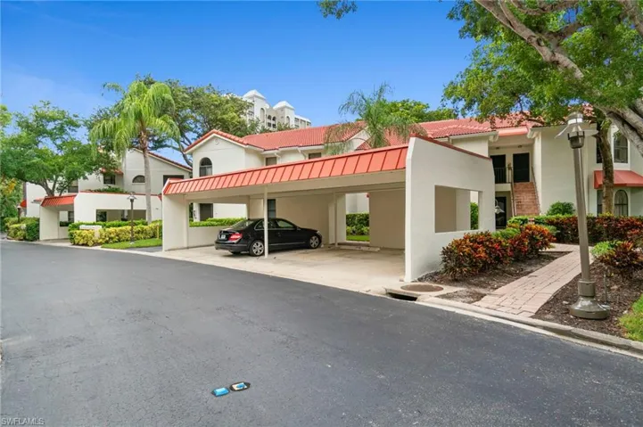 613  Serendipity  DR, Naples, FL 34108