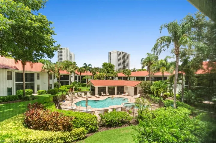 613  Serendipity  DR, Naples, FL 34108