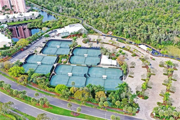 613  Serendipity  DR, Naples, FL 34108