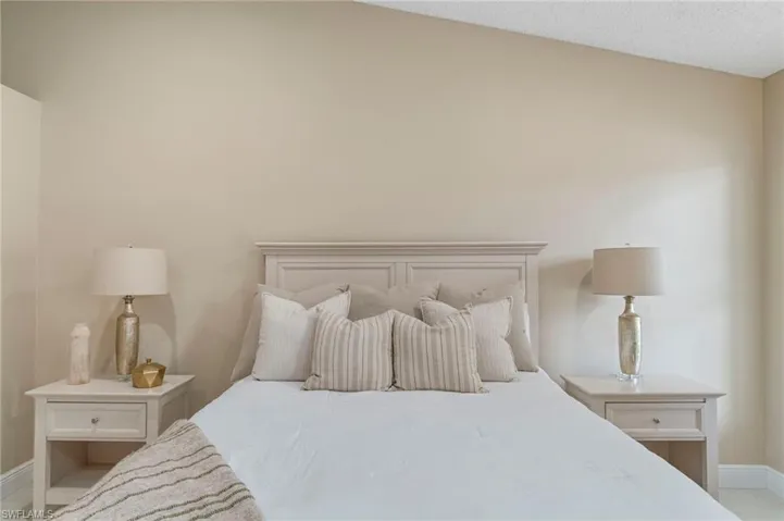 613  Serendipity  DR, Naples, FL 34108