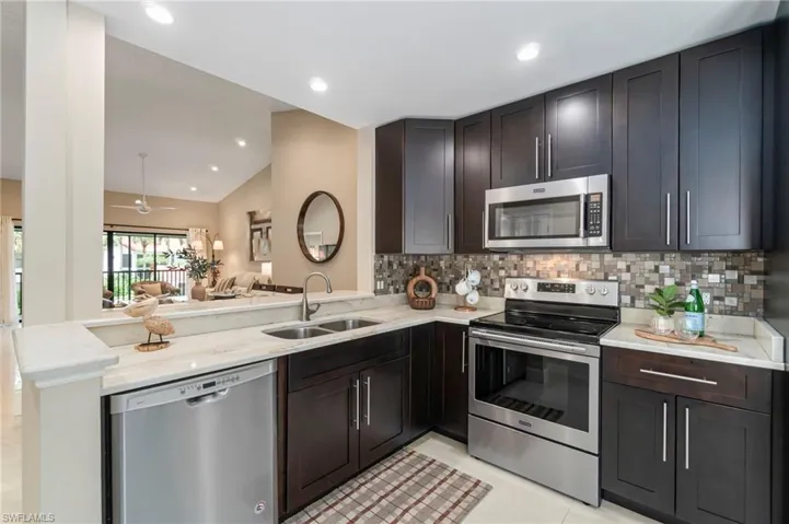 613  Serendipity  DR, Naples, FL 34108