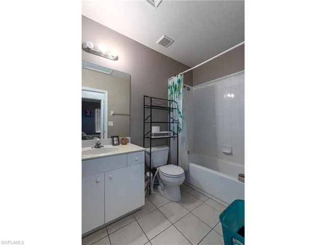 1234 Ravenswood ST E, LEHIGH ACRES FL 33974