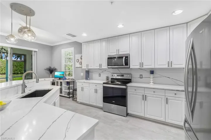 10020 Valiant Ct 102, Miromar Lakes, Florida 33913