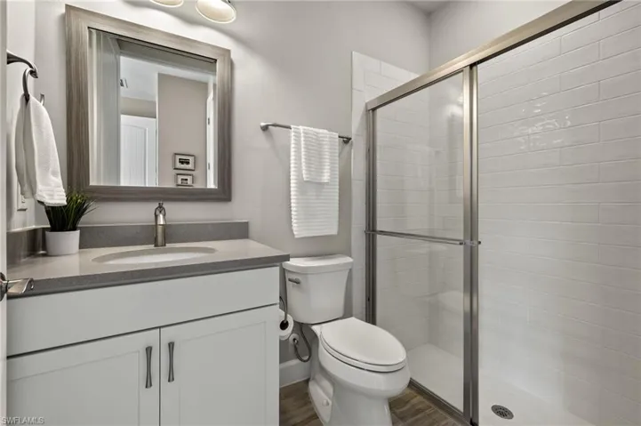 Guest en-suite bathroom