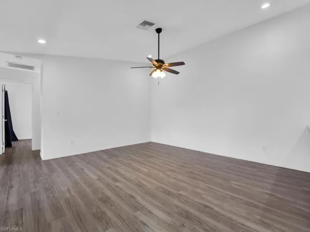5620 Foxlake Dr, North Fort Myers, Florida 33917