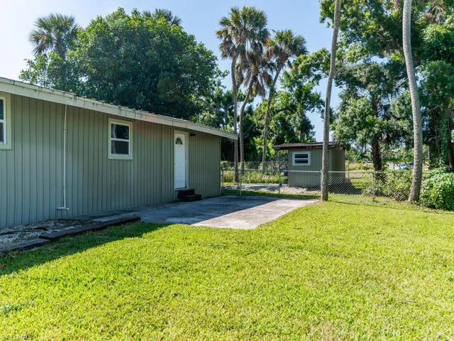 109  Ollie  ST, North Fort Myers, FL 33917