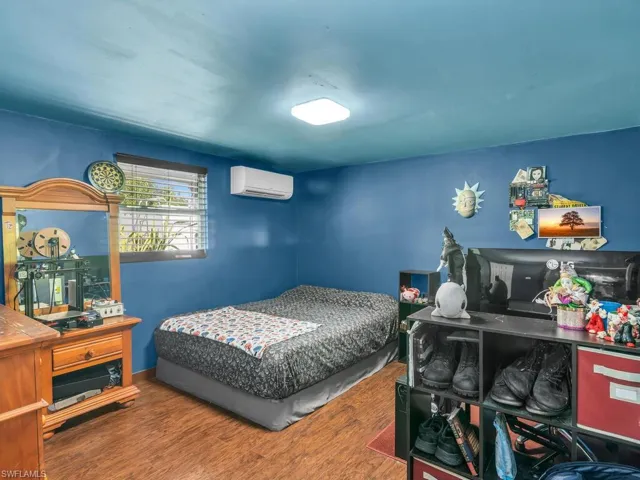 109  Ollie  ST, North Fort Myers, FL 33917