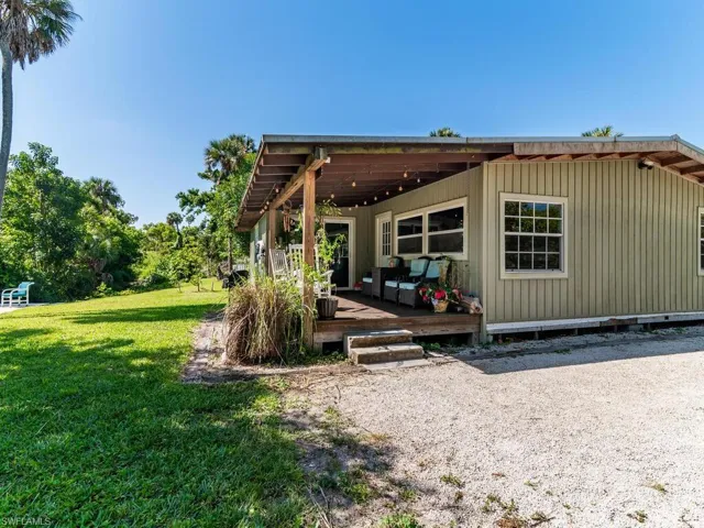 109  Ollie  ST, North Fort Myers, FL 33917