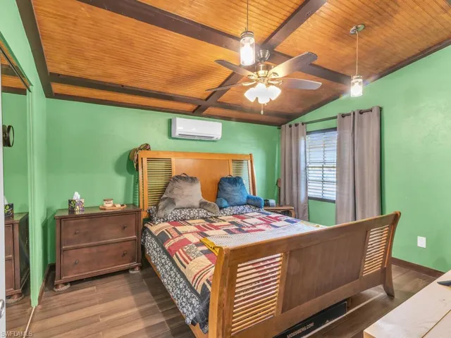 109  Ollie  ST, North Fort Myers, FL 33917
