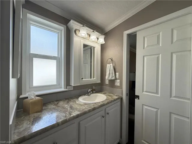 1626 Diamond Lake Cir, Naples, Florida 34114
