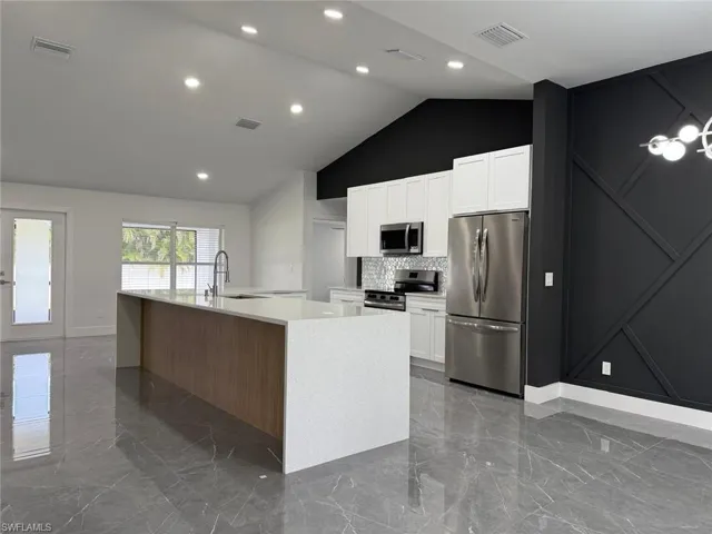 4000 9th Ave, Cape Coral, Florida 33909