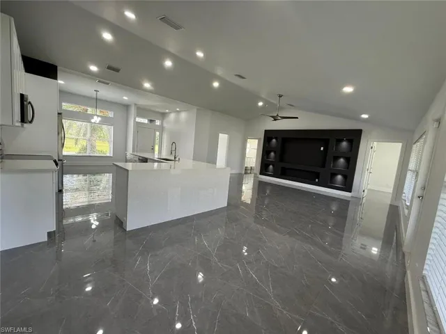 4000 9th Ave, Cape Coral, Florida 33909