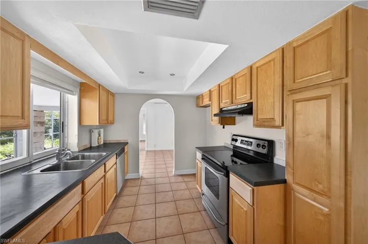 1513 Sw 52nd Ln, Cape Coral, Florida 33914
