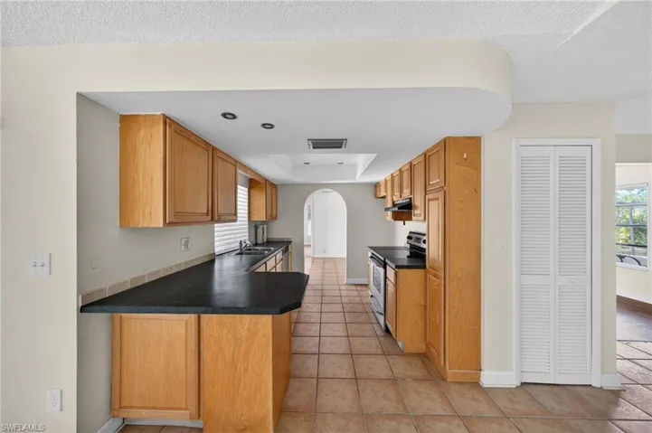1513 Sw 52nd Ln, Cape Coral, Florida 33914