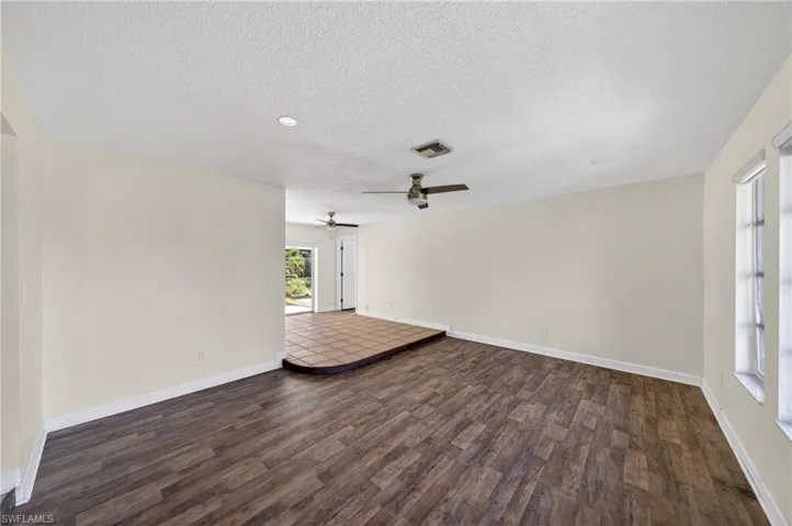 1513 Sw 52nd Ln, Cape Coral, Florida 33914