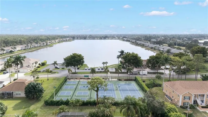 Tennise and pickleball courts